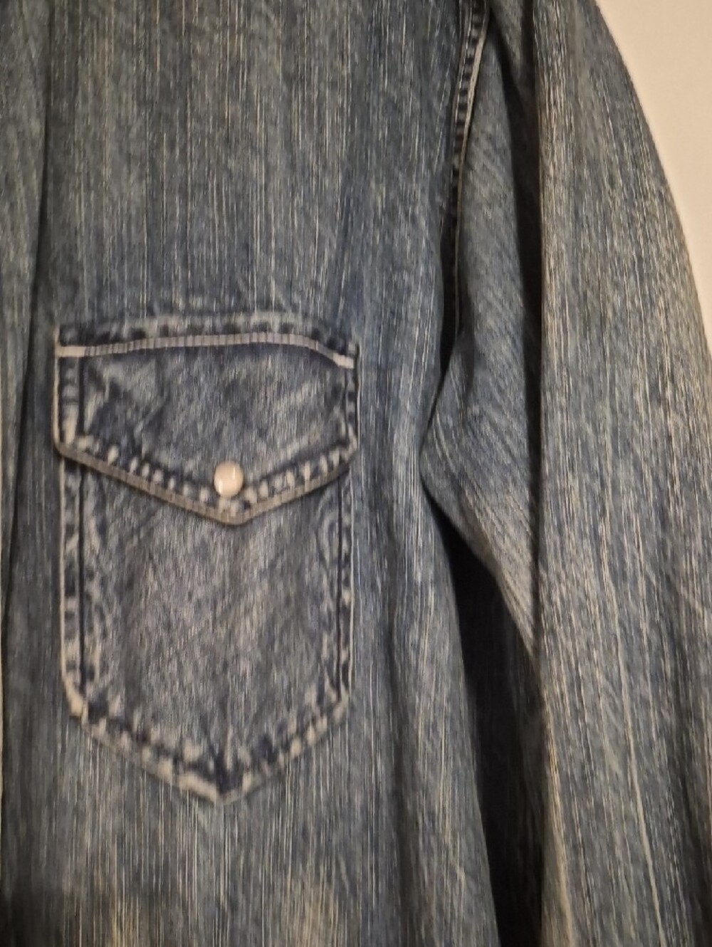 NWOT Arizona Jean Co. Womens  Distressed Blue Denim Shirt Jacket SZ L - Picture 5 of 10